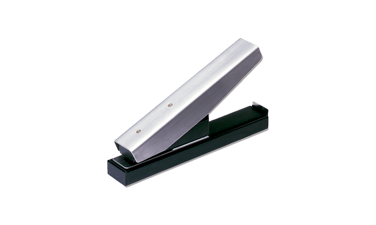 Perforadora de sobremesa con receptáculo